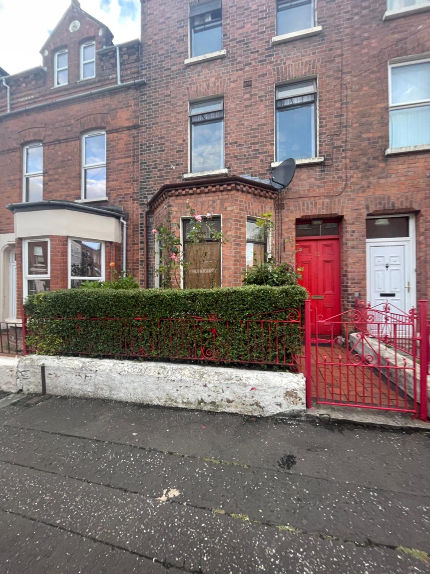 House In Antrim Road Belfast Exterior foto